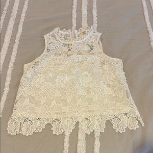 Elegant Lace Sleeveless Top